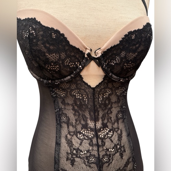 Victoria's Secret Black and Cream Lace corset 36 B - Picture 1 of 6
